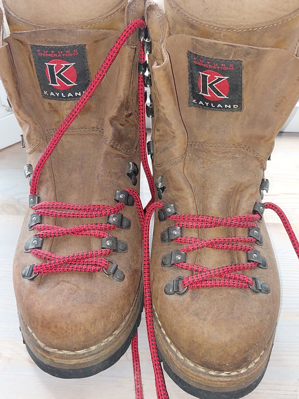 Kayland Brown Leather Hiking Boots with Red Laces